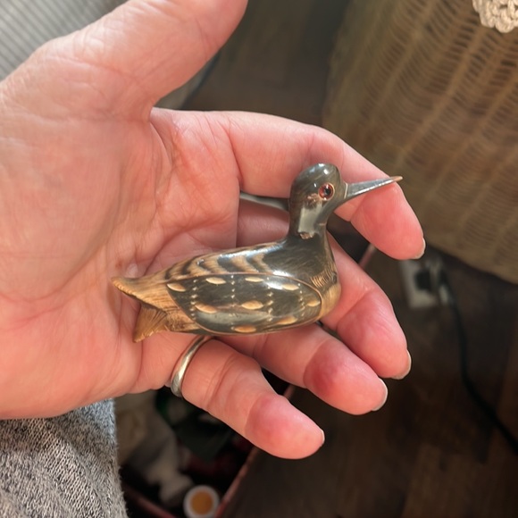 Buffalo horn carved detailed small duck - Picture 4 of 5